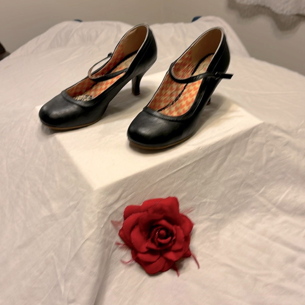 Mary Jane’s. Round toe 3 inch heel.